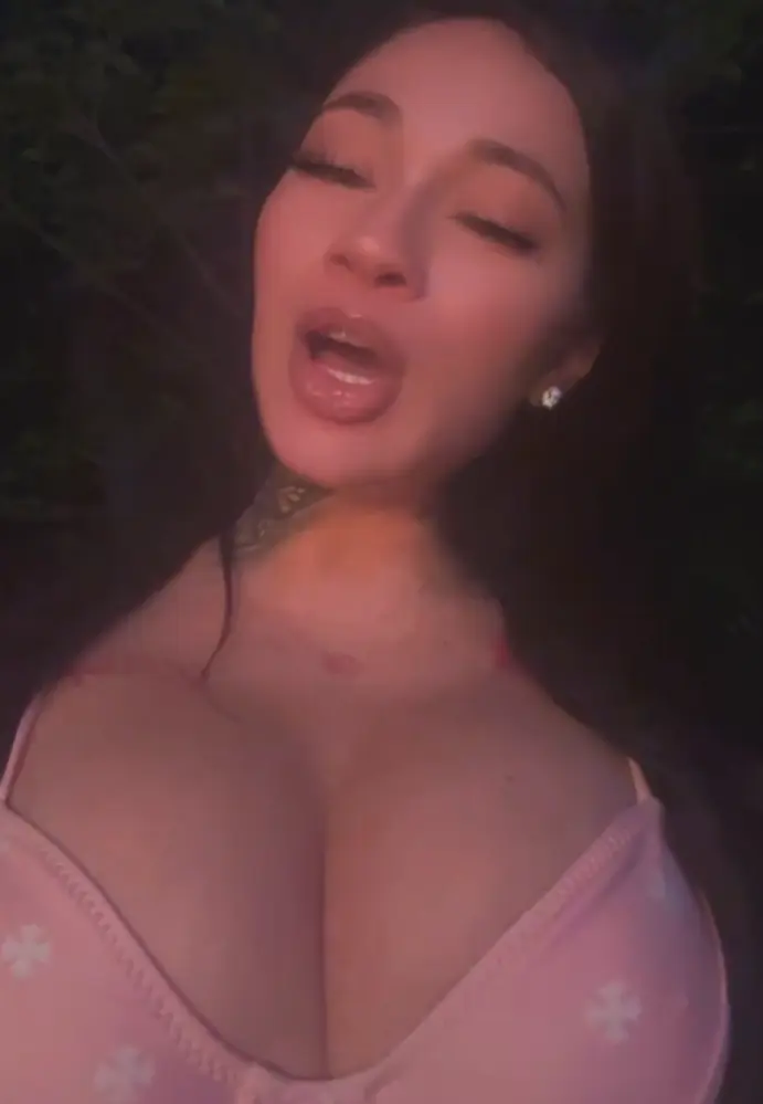 Bhad Bhabie OnlyFans outdoor raping in pink lingerie
